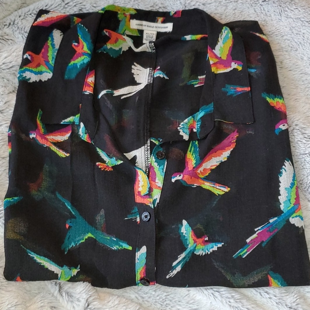 American eagle sleeveless button down